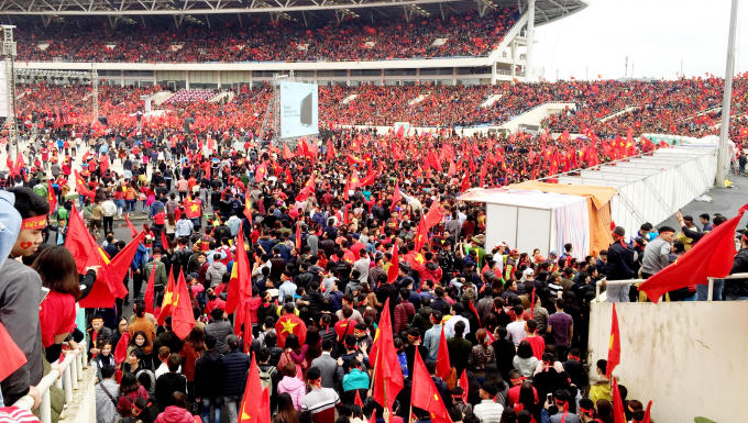 Ước tính có khoảng hơn 70.000 khán giả đã đến SVĐ Mỹ Đình theo dõi qua màn hình lớn để cổ vũ cho tuyển U23 Việt Nam.