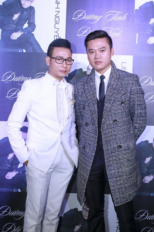 Linh Nguyễn và đạo diễn Anh Quân trong buổi ra mắt MV Đường tình đôi ngả