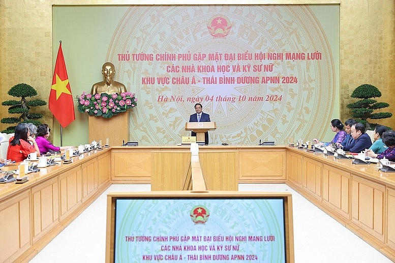 Thủ tướng phát biểu tại buổi gặp mặt.