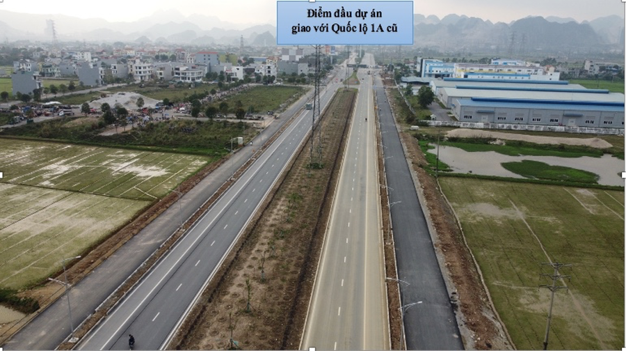 Điểm đầu dự án (tuyến số 1) giao với tuyến đường với Quốc lộ 1A cũ (tại Km 244+150) trên địa phận thị trấn Phố Cà, xã Thanh Nguyên, huyện Thanh Liêm. Khi dự án hoàn thành dự kiến sẽ mở ra cơ hội to lớn giúp vận chuyển hàng hóa vô cùng thuận lợi từ Ninh Bình qua Hà Nam đi các tỉnh Hưng Yên, Hải Dương, Thái Bình và đến các tỉnh có cảng biển lớn như Quảng Ninh, Hải Phòng. (Ảnh: Trung Nghĩa)