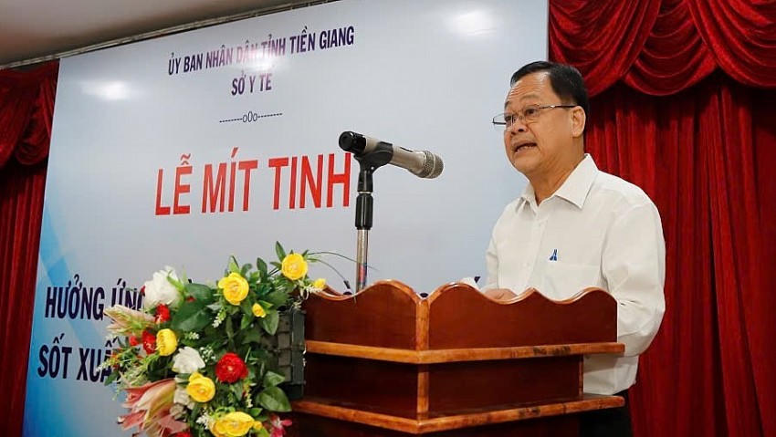 BS.CKI Nguyễn Thanh Linh, Phó Giám đốc Sở Y tế phát biểu tại buổi lễ
