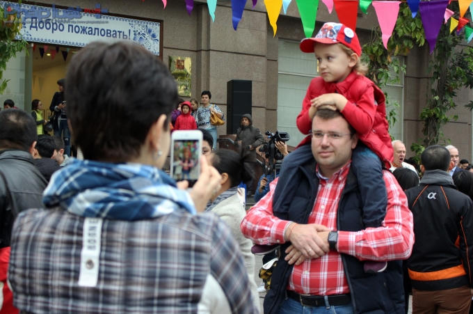 Lưu trữ kỷ niệm. (Ảnh: Đức Biên)