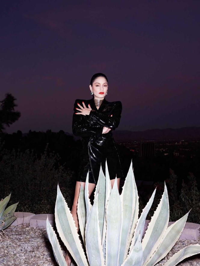 Vanessa Hudgens mặc xuyên thấu 'có như không' gây sốc - ảnh 11