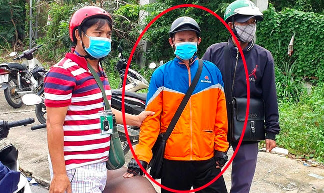 Đối tượng Nguyễn Minh Sang bị Nhóm hiệp sĩ Nguyễn Thanh Hải bắt giữ.
