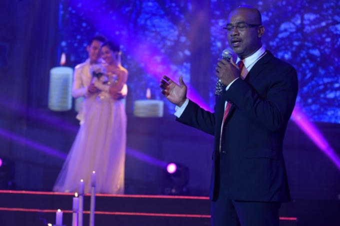 Ca sĩ Randy với B&agrave;i th&aacute;nh ca buồn