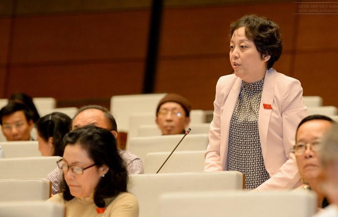 Đại biểu Phạm Khánh Phong Lan: "Nếu đất nước lâm nguy, chẳng nhẽ phải tổng động viên cả trẻ em?". Ảnh: Quochoi.vn.
