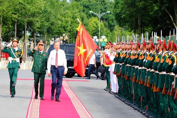 Nghi lễ đón Tổng Bí thư Tô Lâm thăm và làm việc tại Quân đoàn 12.