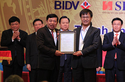 Dưới sự chứng kiến của Thủ tướng và lãnh đạo đảng nhà nước, UBND tỉnh Nghệ An đã trao Giấy chứng nhận Đăng ký đầu tư cho 9 dự án và ký kết 16 thỏa thuận ghi nhớ, hợp tác đầu tư vào Nghệ An với tổng số vốn đăng ký 13.152 là tỷ đồng.