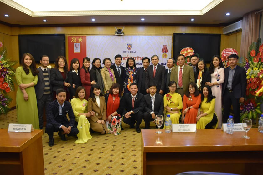 ky-niem-40-nam-ngay-thanh-lap-tap-chi-va-don-nhan-huan-chuong-lao-dong-hang-ba-4772