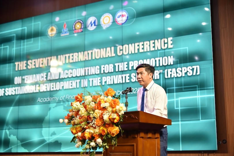 NGƯT. PGS.TS. Nguyễn Đào Tùng, Giám đốc Học viện Tài Chính phát biểu tại Hội thảo.
