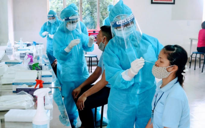 Triển khai xét nghiệm SARS-CoV-2 đối với các trường hợp có ho, sốt, trên địa bàn TP; các đối tượng trực tiếp làm nhiệm vụ kiểm soát dịch bệnh, cung ứng dịch vụ.