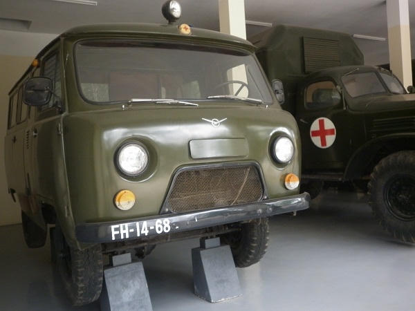 Chiếc UAZ biển số FH-1468 chở thi hài Bác vào Quân y viện 108 để làm thuốc trước khi đưa Bác lên đồi Đá Chông.