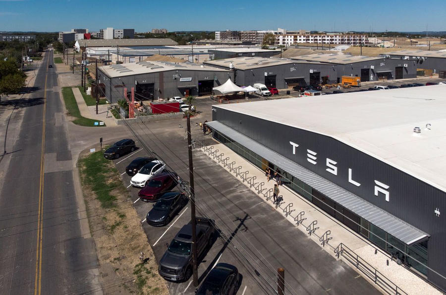 Siêu nhà máy ôtô mới của Tesla Inc. ở bang Texas chuẩn bị được hoàn thành. Ảnh: Bloomberg.