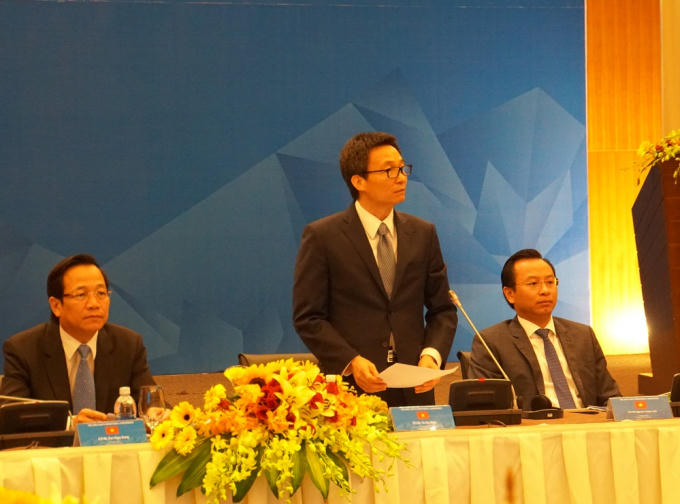 Phó Thủ tướng Vũ Đức Đam (đứng) phát biểu tại Hội nghị Bộ trưởng về Hợp tác lao động 5 nước tiểu vùng sông Mê Kông.