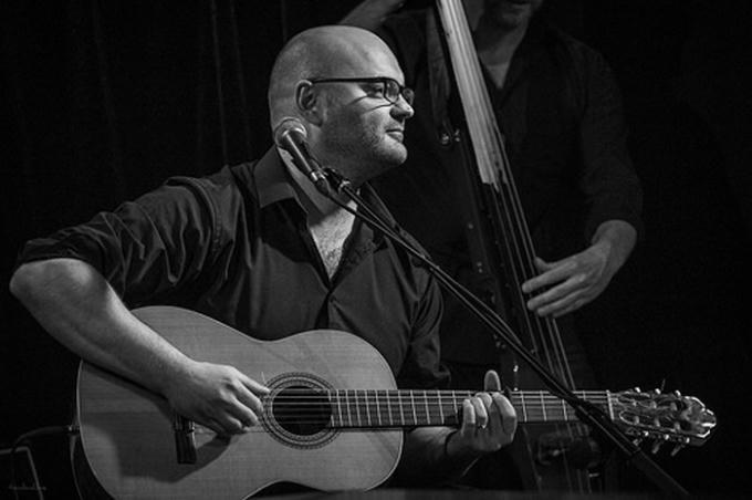 Sabino Orsini có giọng ca tuyệt và là một nhạc công thành thục nhiều loại nhạc cụ. Ảnh: Internet