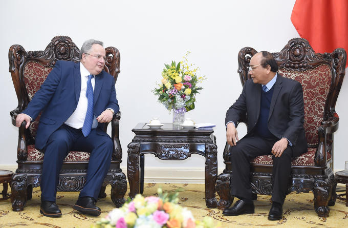 Thủ tướng Nguyễn Xuân Phúc tiếp Bộ trưởng Nikos Kotzias.
