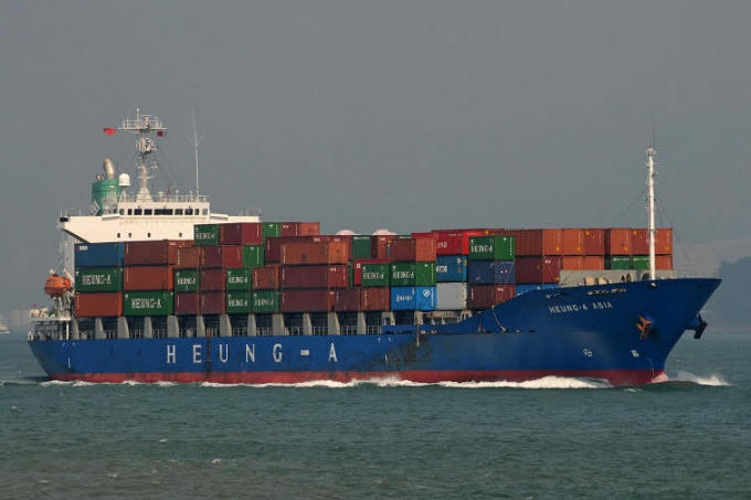 Tầu chở container của hãng tầu Heung-A Shipping