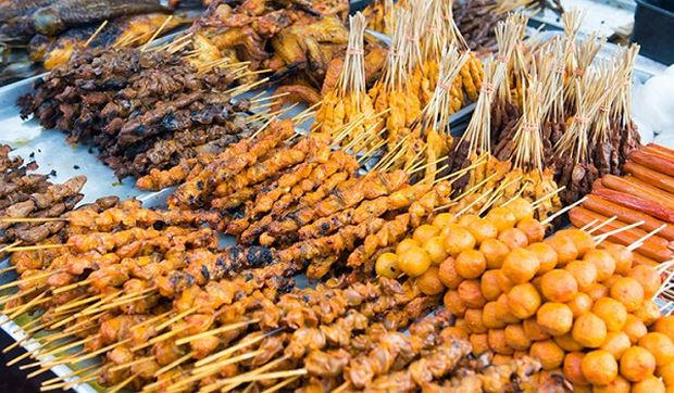 An toàn vệ sinh thực phẩm, vệ sinh nơi hàng ăn, quán ăn vẫn là những vấn đề nan giải.