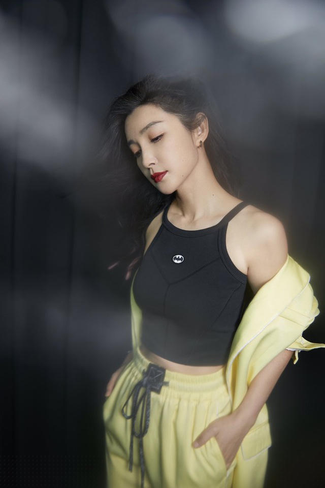 Lý Băng Băng từng thổ lộ rằng, cô đã mất gần 20 năm tuổi trẻ để cống hiến cho sự nghiệp và khi đã thành công, cô mới dám mở lòng đón nhận tình cảm của những người khác giới. 