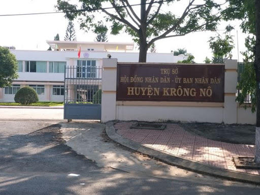 Chủ tịch huyện bị kỷ luật vì đã ký hàng loạt giấy chứng nhận quyền sử dụng đất trái quy định