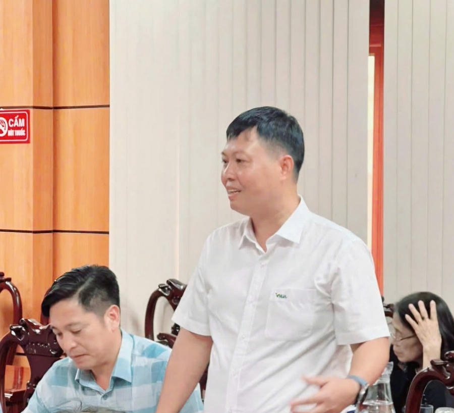Tiến sĩ Tống Văn Hải – Cố vấn khoa học của TNHH Nông nghiệp sạch Hữu cơ Toàn Cầu phát biểu tại buổi làm việc.