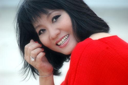 Ca sĩ Cẩm Vân