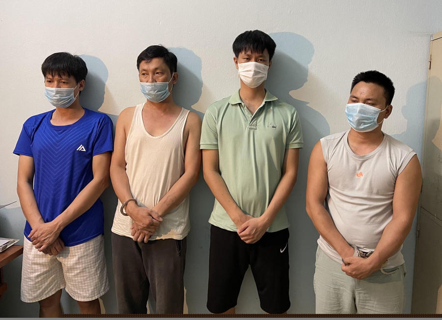 Các đối tượng bị bắt giữ                                 