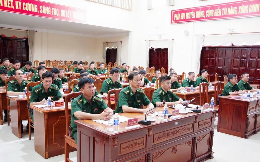 Đại biểu tham dự Hội nghị.