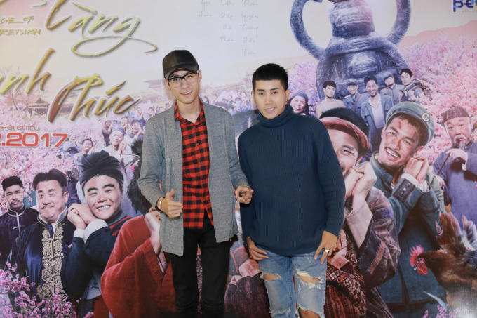 Hai mỹ nam của “Những Phóng Viên Vui Nhộn” cũng bất ngờ gặp lại nhau trong buổi công chiếu phim. Ole Vương Anh vừa trở thành Á quân của Học viện Danh hài còn Thuận Phong Vương Khánh thì đang trở thành biên kịch trẻ với những sitcom được mọi người yêu thích.