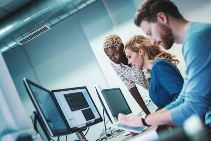 Kỹ sư phần mềm trưởng - Lương trung b&igrave;nh năm: 107.479 USD