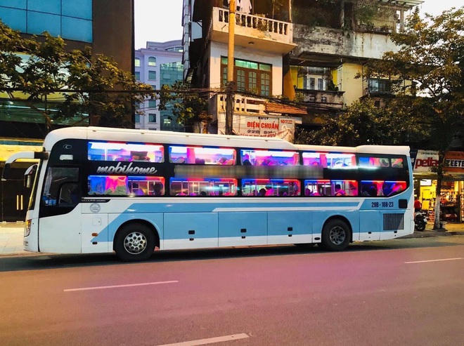 Nhiều nhà xe tăng giá dịch vụ khiến khách lo lắng (Ảnh: An Chi).