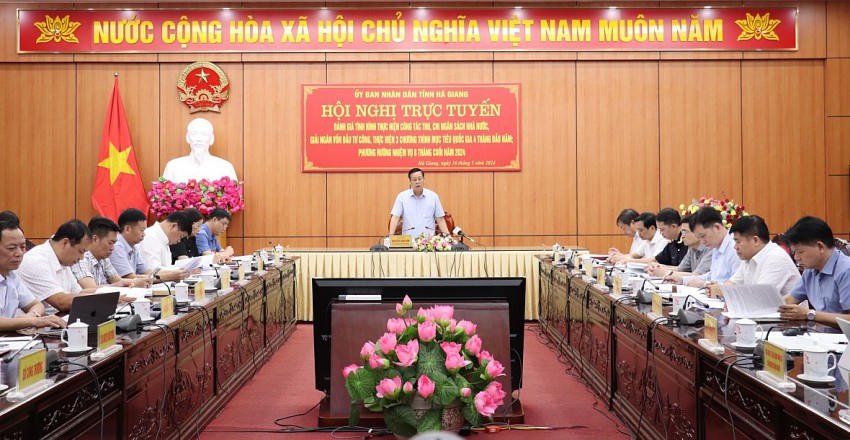 Hội nghị trực tuyến để đánh giá tình hình thực hiện thu, chi ngân sách Nhà nước và giải ngân vốn.

			(Ảnh: Hagiang.gov.vn)