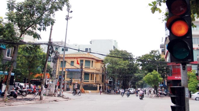 Đèn vàng hiển thị trong tích tắc, người điều khiển phương tiện có thể dừng đột ngột, tiềm ẩn tai nạn (Ảnh: Minh Đức).