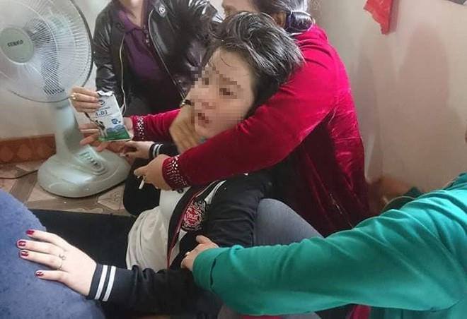 Chị Y. thất thần, ngã quỵ khi về đến nhà chồng. Cô gái trẻ với móng tay sơn đỏ sẵn sàng cho ngày hạnh phúc trăm năm bỗng rơi vào nỗi đau bất tận.