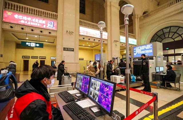 Vũ Hán đóng băng giao thông công cộng vì virus viêm phổi lạ