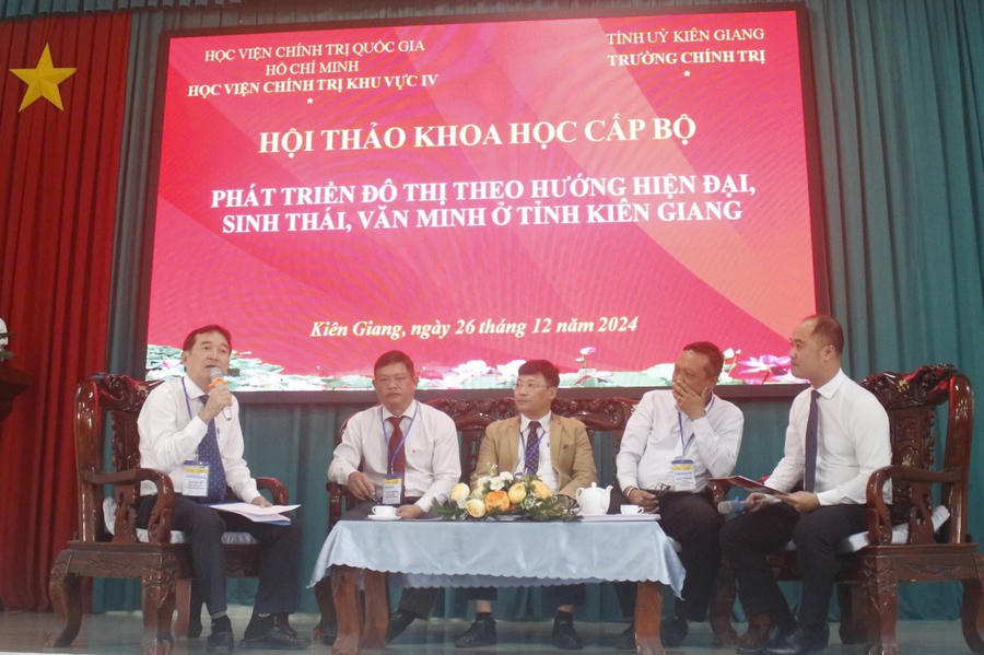 Hội thảo khoa học “Phát triển đô thị theo hướng hiện đại, sinh thái, văn minh ở tỉnh Kiên Giang".