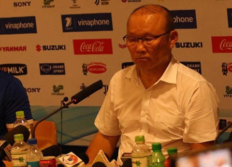 Lựa chọn vị trí thủ môn là khó khăn đối với thầy Park.