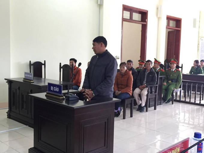 Các bị cáo trong phiên tòa.