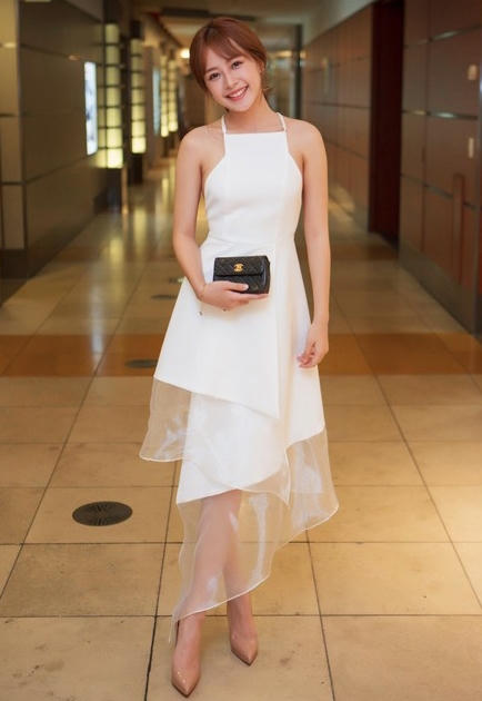 Năm 2015 Chi Pu lu&ocirc;n lọt v&agrave;o top sao mặc đẹp của tuần, của th&aacute;ng do kh&aacute;n giả b&igrave;nh chọn. Ảnh: internet.