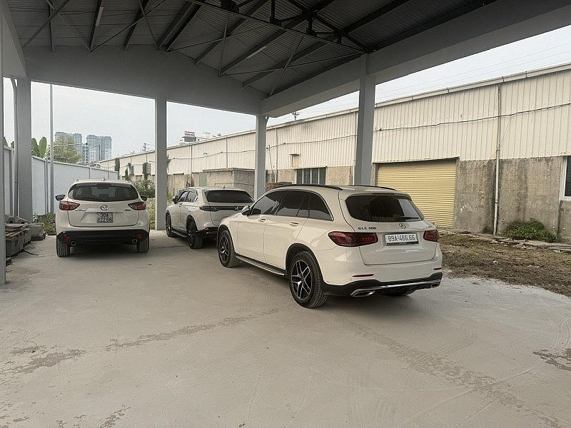 Nhiều xe sang bị cơ quan chức năng thu giữ