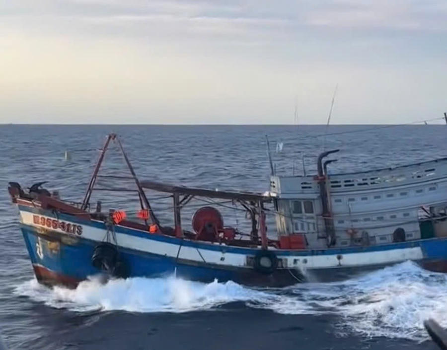 Tàu cá KG 95541 TS vi phạm vùng biển Thái Lan (trích từ video)