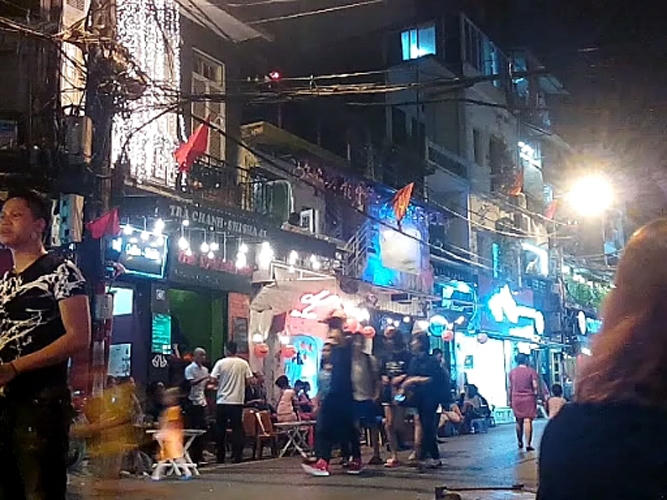 Những quán trà chanh shisha mọc lên đầy phố
