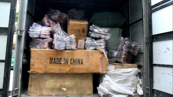 Các thùng hàng có in chữ Made in CHINA