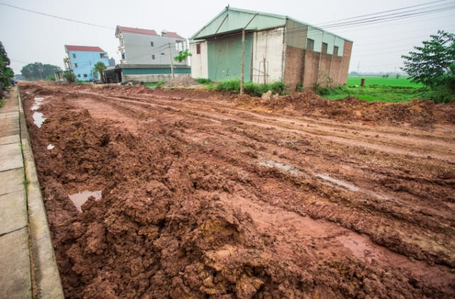 Đường vành đai IV chậm tiến độ: Người dân Hiệp Hoà chịu khổ, nhà thầu thi công