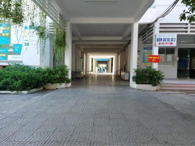 Khuôn viên bệnh viện được vệ sinh sạch sẽ (ảnh: Tiến Dũng)