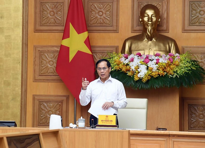 Phó Thủ tướng Bùi Thanh Sơn phát biểu tại cuộc họp. (Ảnh: VGP/Hải Minh).