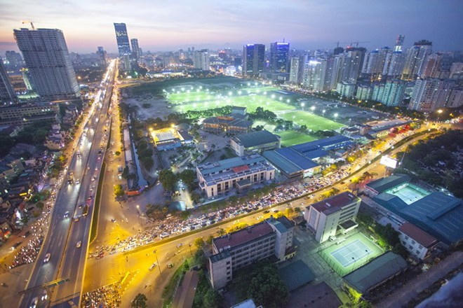 Đường Lê Văn Lương - một trong những tuyến đường sầm uất, được nhiều doanh nghiệp, ngân hàng, … lựa chọn làm địa điểm làm việc.(Ảnh internet).