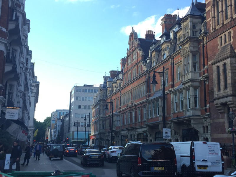 Những khu phố sầm uất ở London.