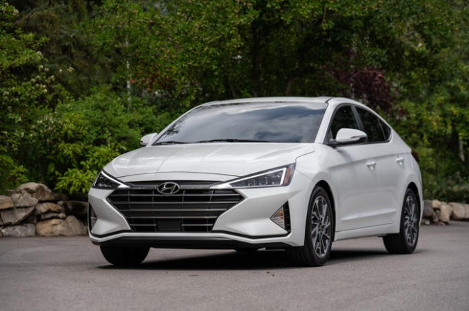 Elantra 2019 có thiết kế mới bắt mắt và thể thao hơn