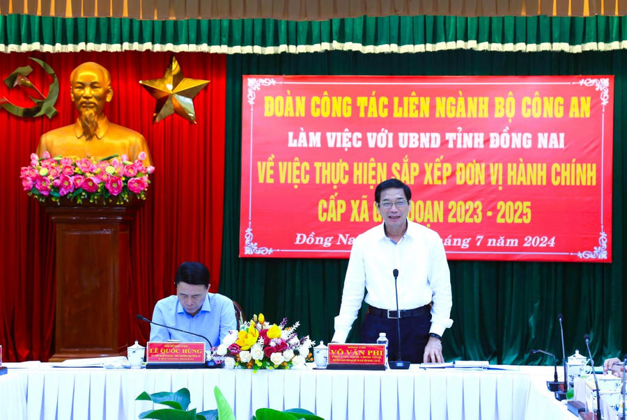Phó Chủ tịch UBND tỉnh Đồng Nai Võ Văn Phi phát biểu tiếp thu ý kiến chỉ đạo.